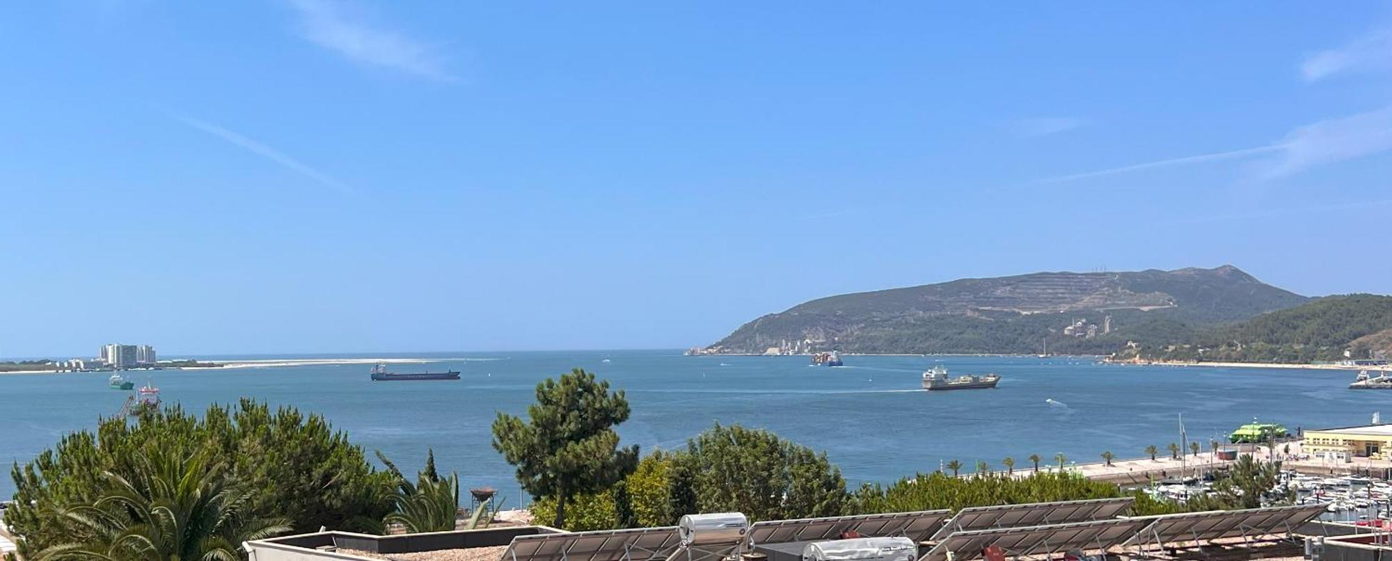 Sunset Bay View, Renovated Apt, By Timecooler سيتوبال المظهر الخارجي الصورة