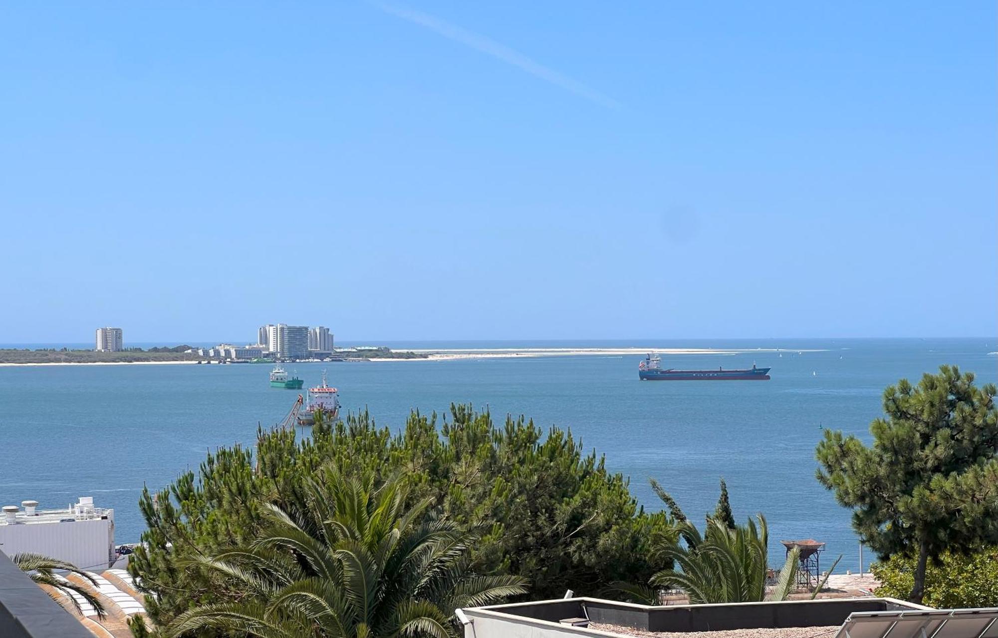 Sunset Bay View, Renovated Apt, By Timecooler سيتوبال المظهر الخارجي الصورة