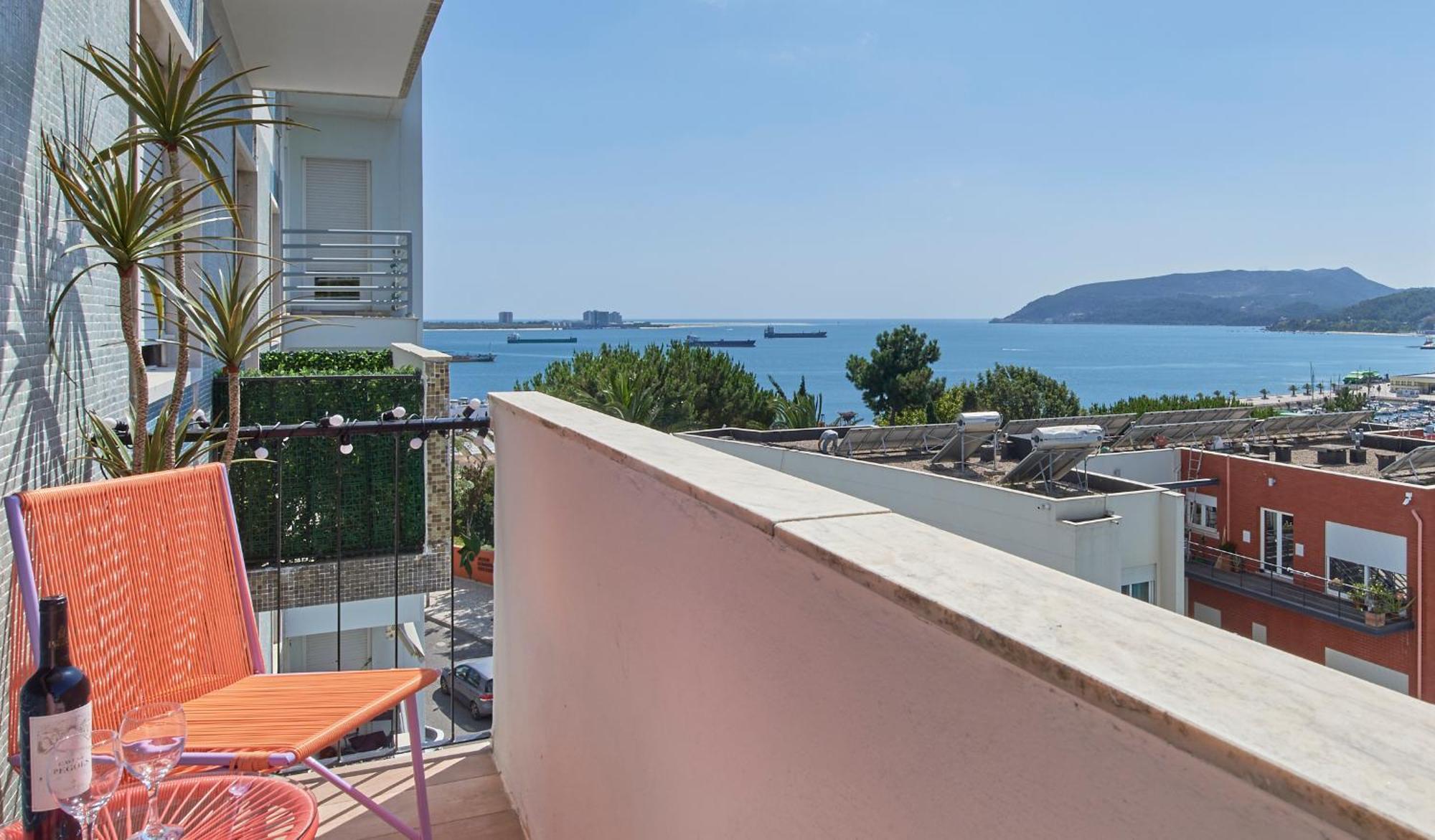 Sunset Bay View, Renovated Apt, By Timecooler سيتوبال المظهر الخارجي الصورة